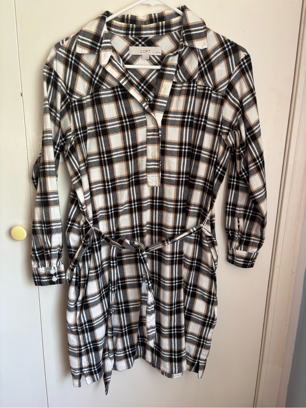 LOFT Black, White & Tan Plaid Long Sleeve Shirt Dress with Tie Belt